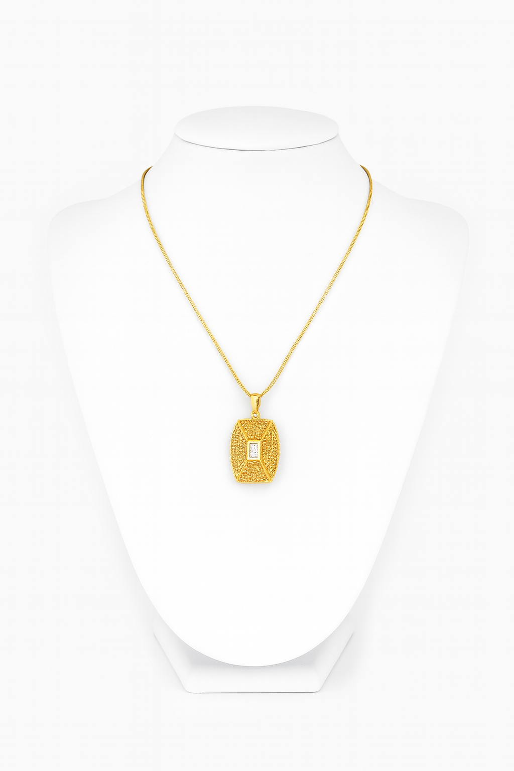 Majesta Pendant