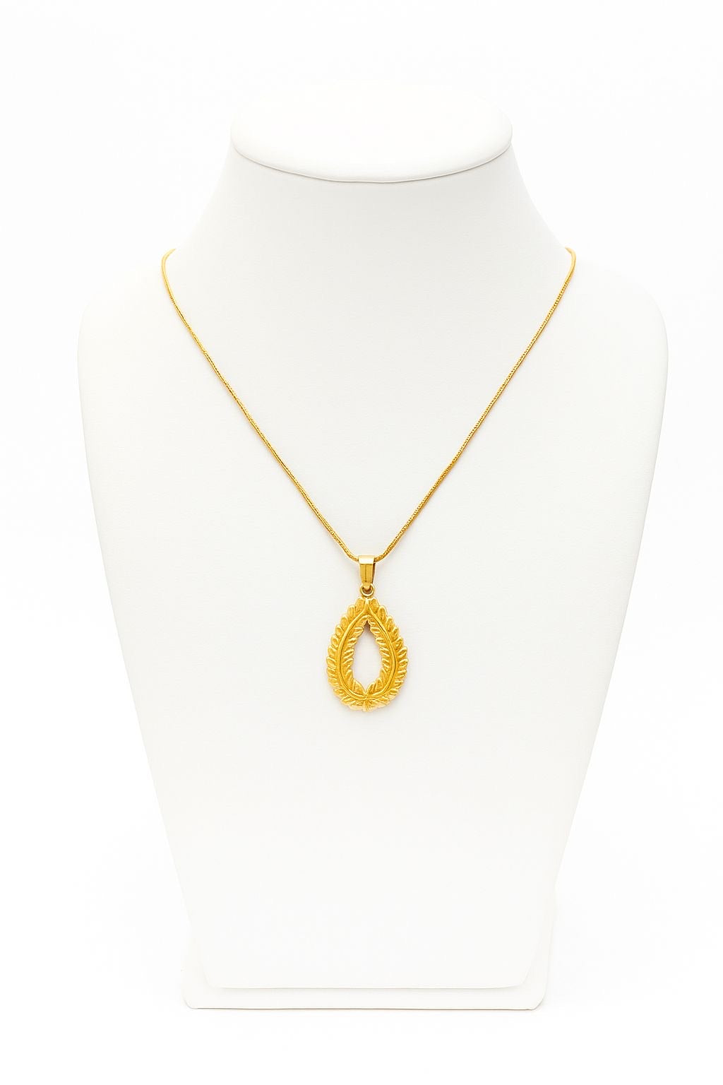 Aurela Pendant